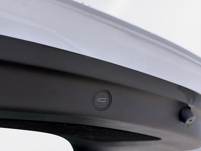 Tesla Model Y Standard Range 299hk Pano B-Kamera Drag Läder