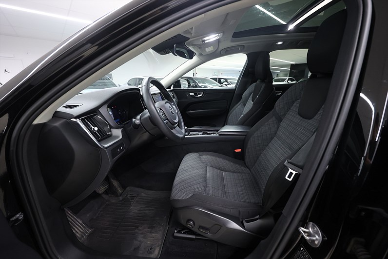 Volvo XC60 Recharge T6 AWD 350hk *Hjulkampanj!* Core Drag