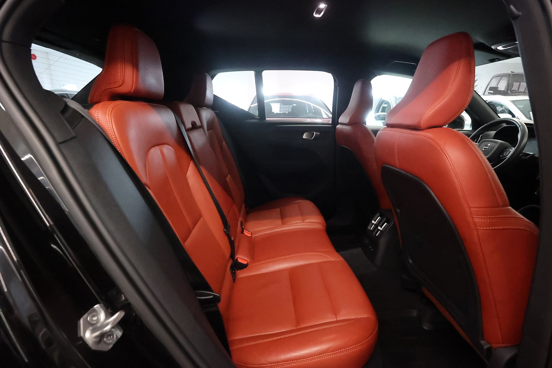 Volvo XC40 Recharge T4 DCT 211hk Inscription H/K Läder Keyless Drag