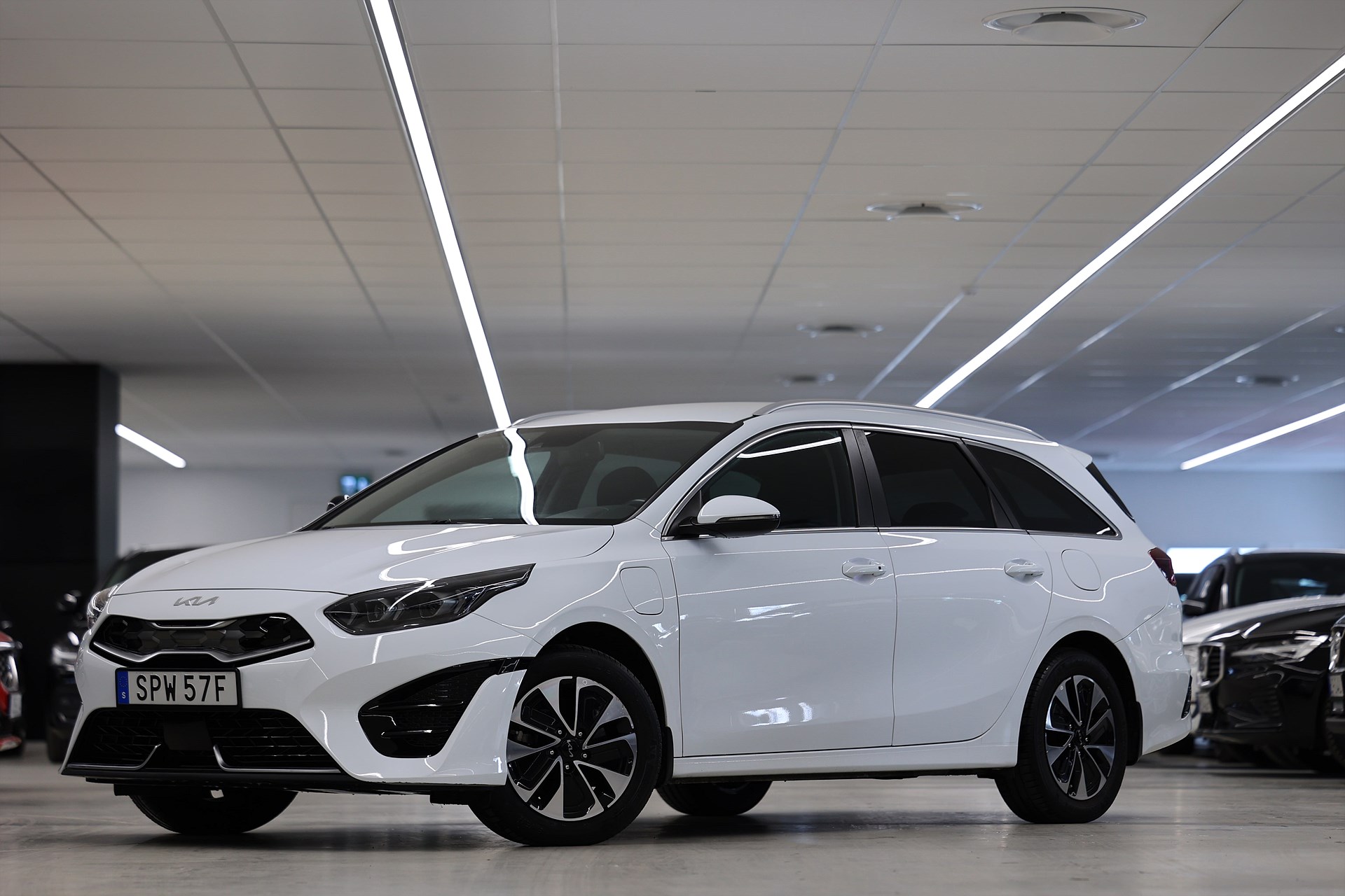 Kia Ceed SW Plug-in 141hk Advance B-kamera Keyless LED
