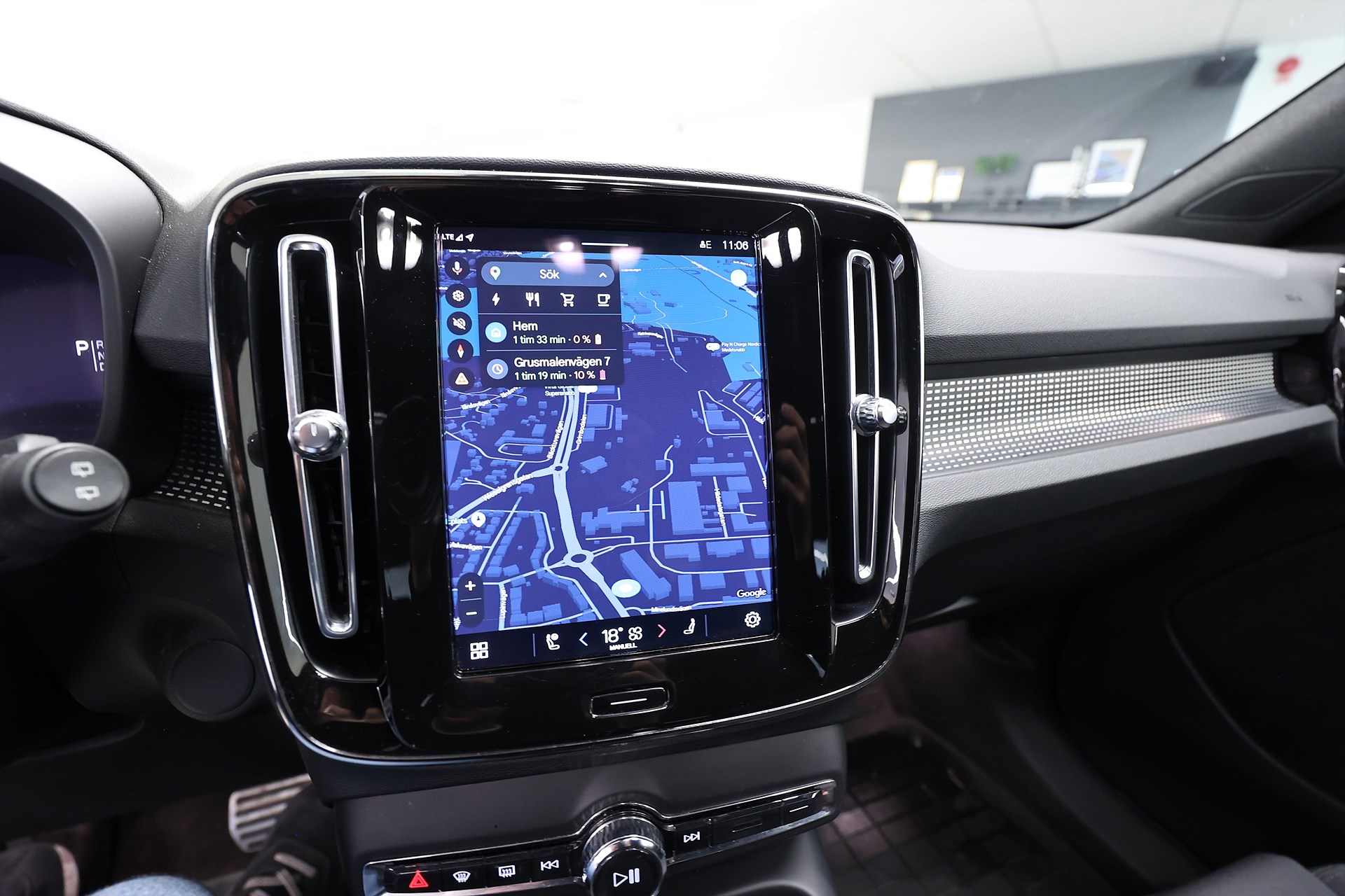 Volvo XC40 P6 Recharge Core B-kamera Drag Keyless MOMS