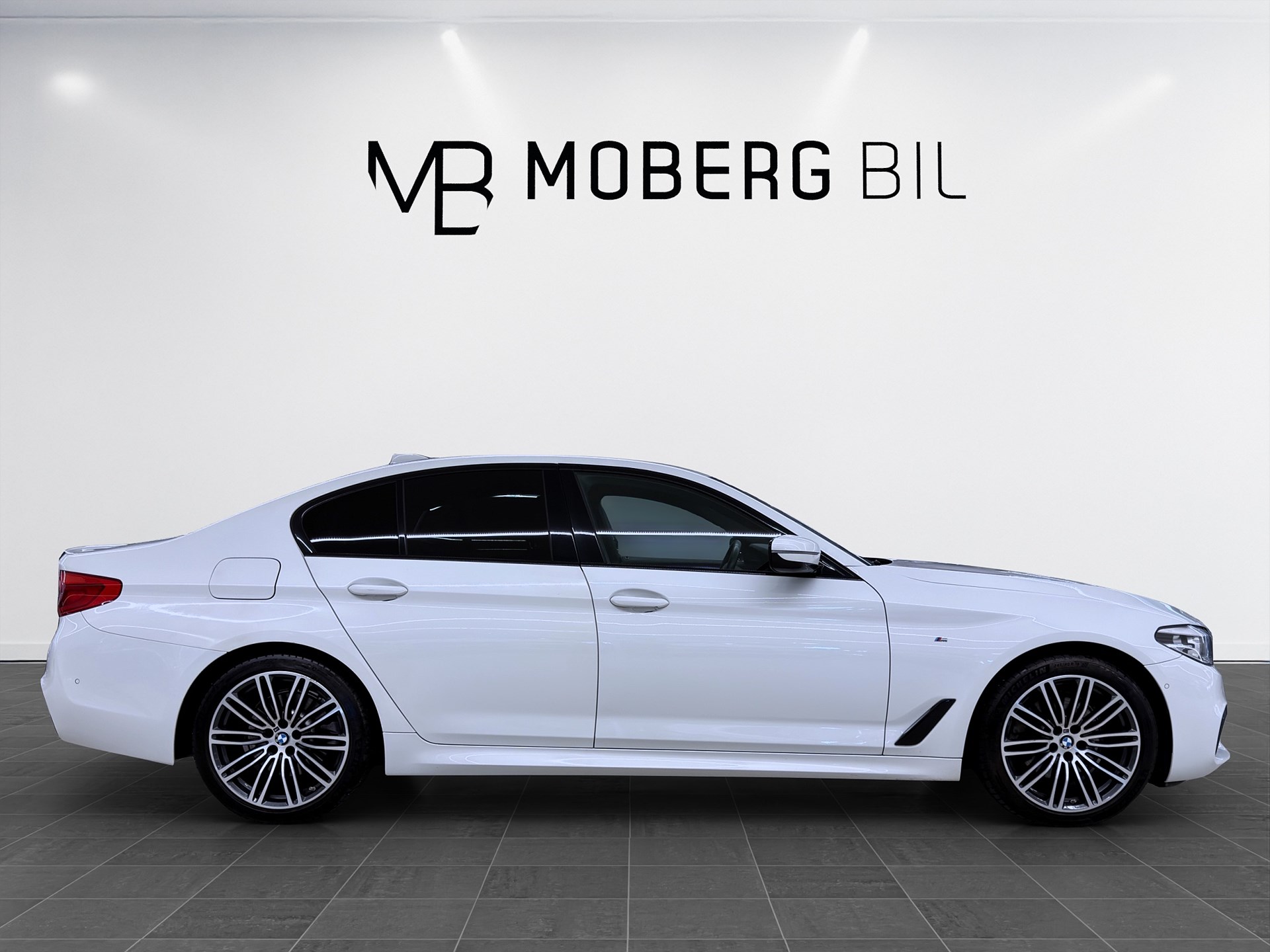 BMW 520d xDrive Sedan 190hk M Sport H/K Drag B-Kamera