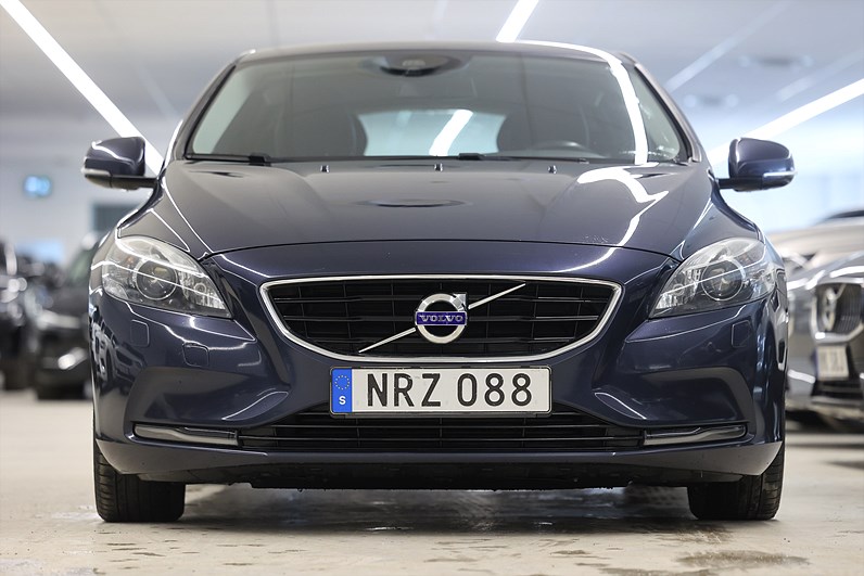 Volvo V40 D2 115hk Momentum Drag Värmare VOC PDC