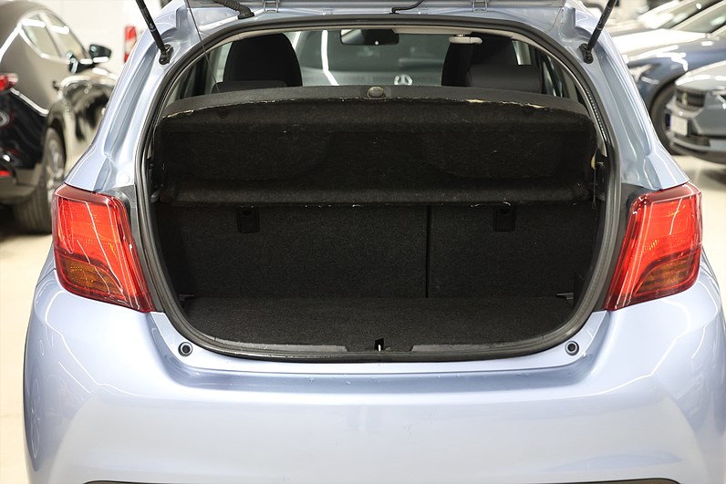 Toyota Yaris 5-dr 1.33 99hk *Hjulkampanj!* B-kamera Navi