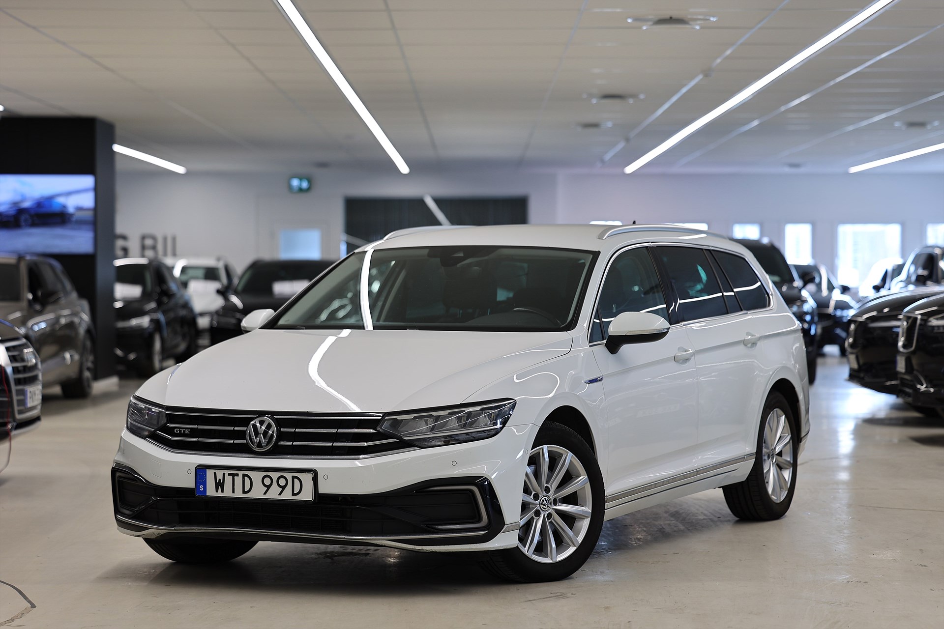Volkswagen Passat GTE 218hk Räckvidd 60 km Värmare B-kamera Drag