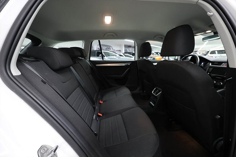 Skoda Octavia 1.4 TSI 150hk *Hjulkampanj!* Style Farth Carplay PDC