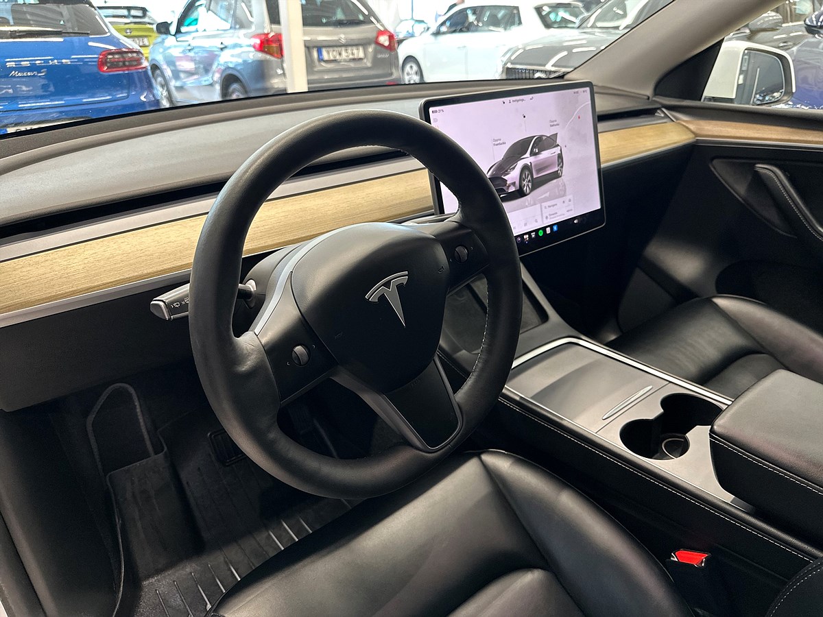 Tesla Model Y – bild 15