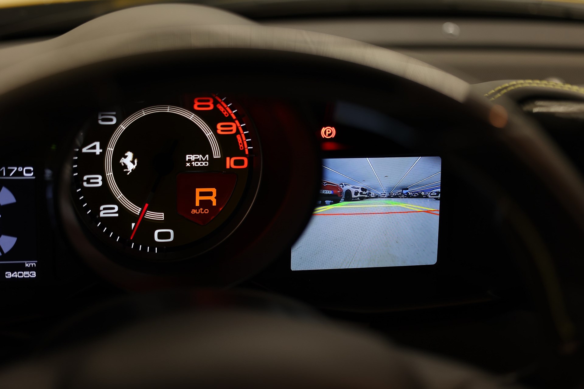 Ferrari 488 GTB 3.9 V8 670hk Kolfiber Giallo Svensksåld