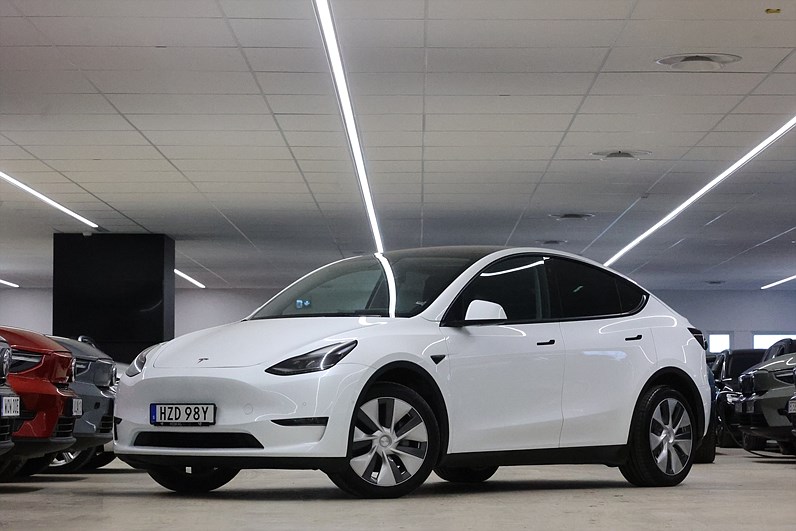 Tesla Model Y Long Range AWD 514hk Pano Drag Navi Läder