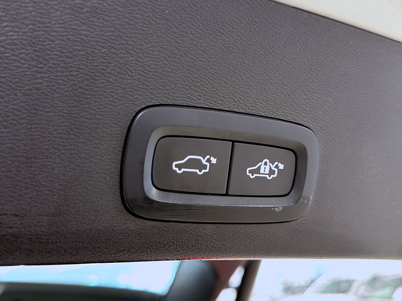 Volvo XC40 D3 150hk Inscription Navi Keyless Värmare B-Kamera