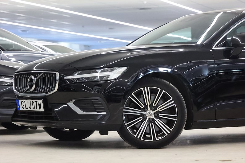 Volvo V60 Recharge T6 AWD 340hk Inscription Exp Läder Keyless Drag PDC