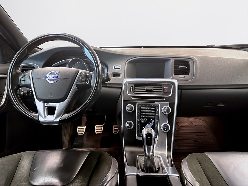 Volvo S60 T3 152hk Helg på Moberg! R-Design Värmare PDC
