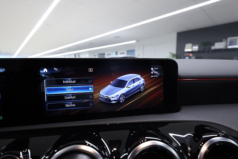 Mercedes-Benz A 250 e 218hk AMG Sport B-kamera MOMS