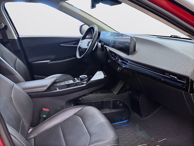 Kia EV6 77.4 kWh 228hk Plus 360 Navi Keyless Drag PDC CarPlay