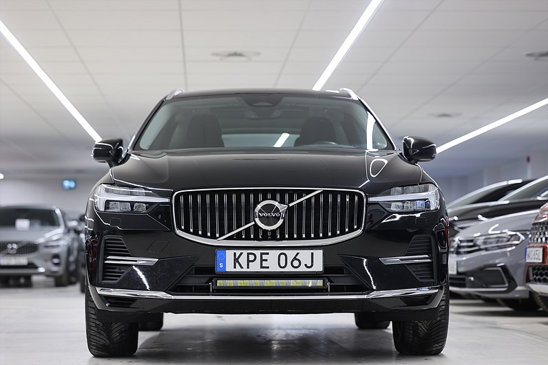 Volvo XC60 Recharge T6 AWD 350hk Core Pano Drag