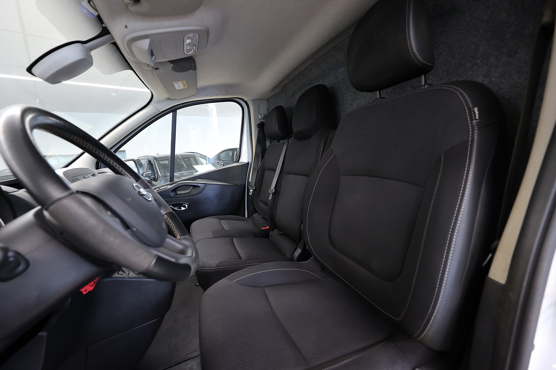 Nissan NV300 1.6 DCI 145hk L2 B-kamera Drag Navi LEASEBAR
