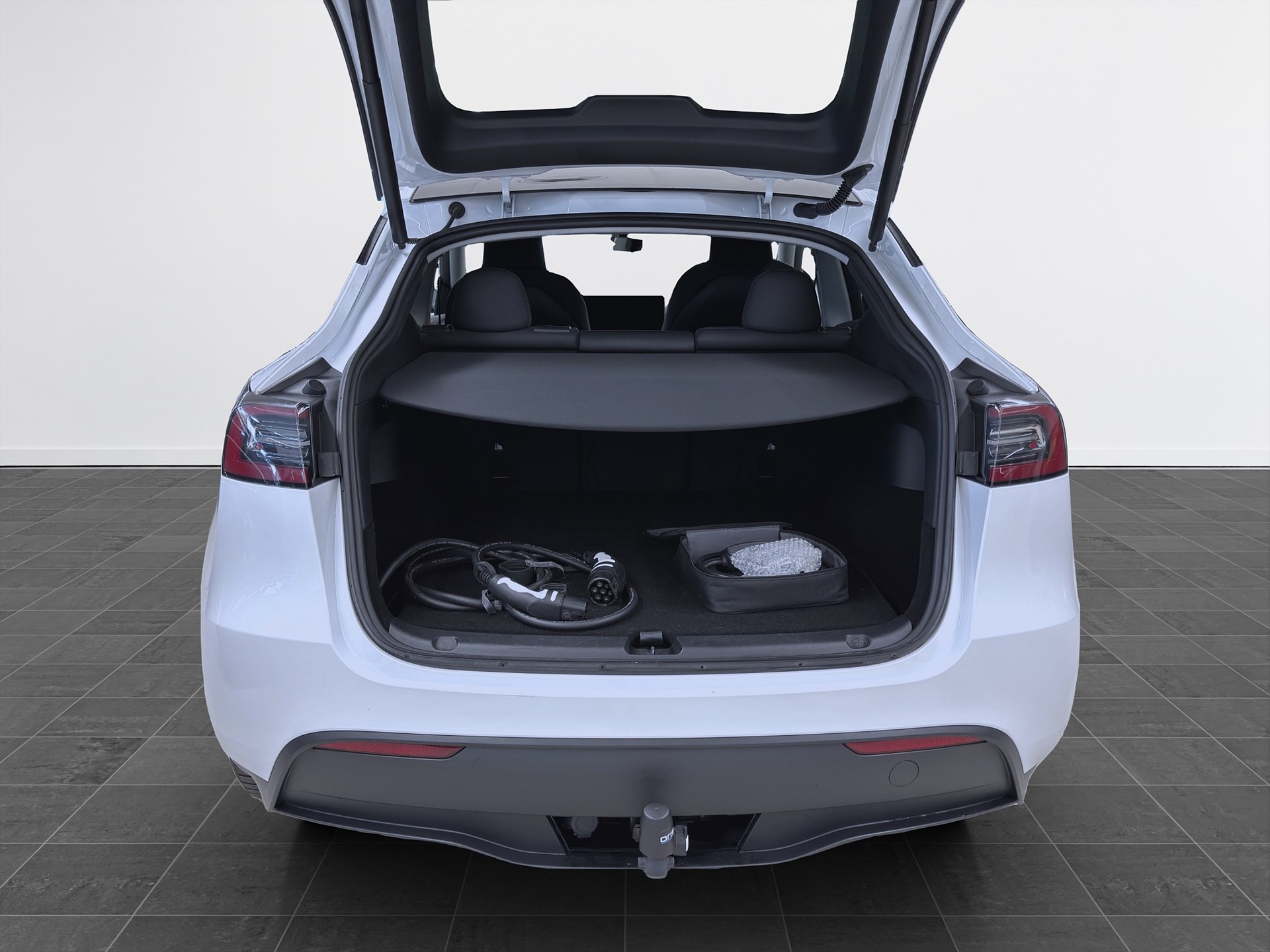 Tesla Model Y Standard Range 299hk Helg på Moberg! Pano Drag B-Kamera