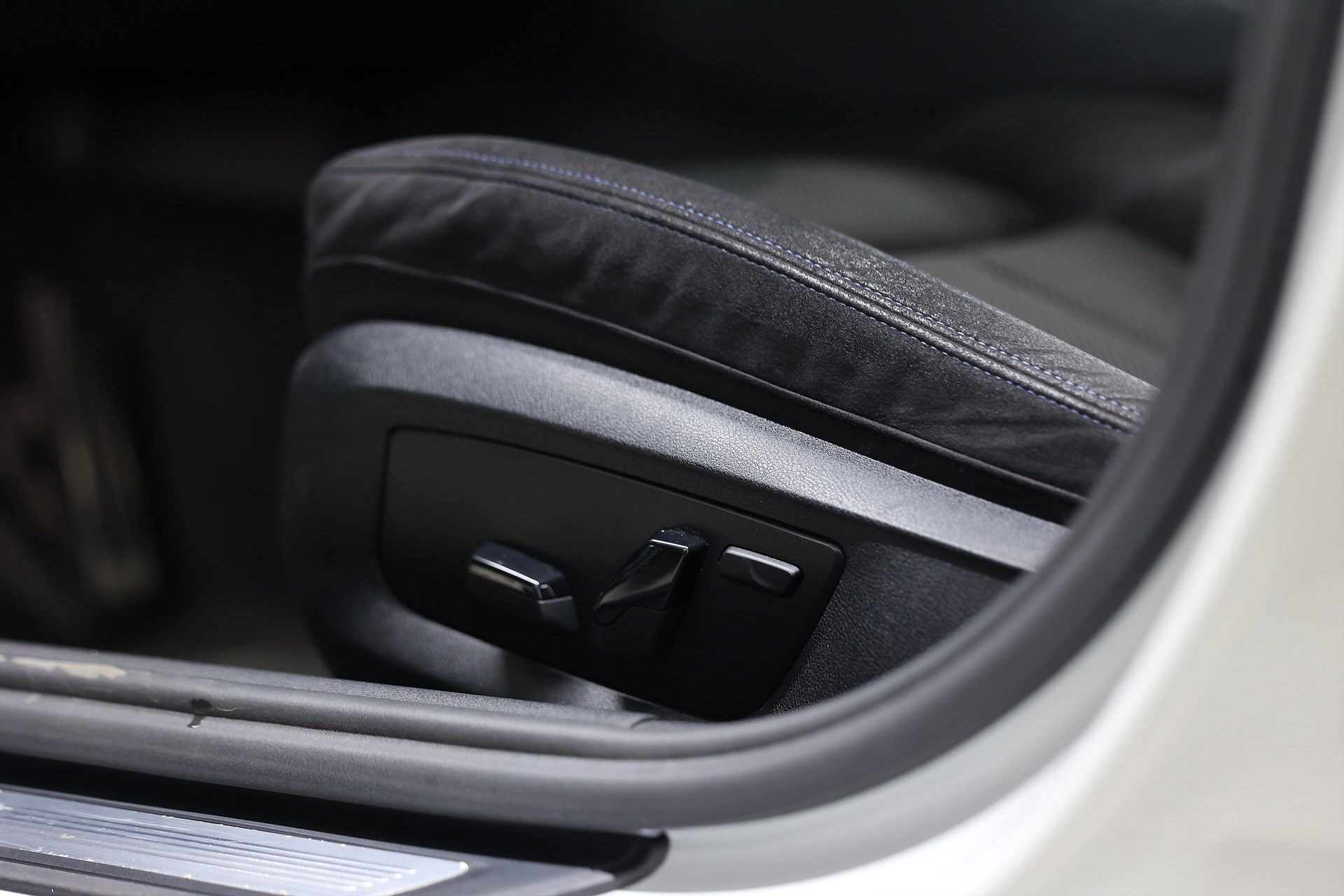 BMW 530i Sedan 252hk M Sport Shadow HiFi Drag