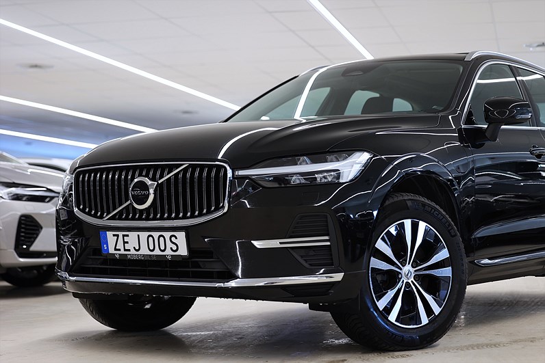Volvo XC60 Recharge T6 AWD 350hk Core Edition Pano Drag Keyless MOMS