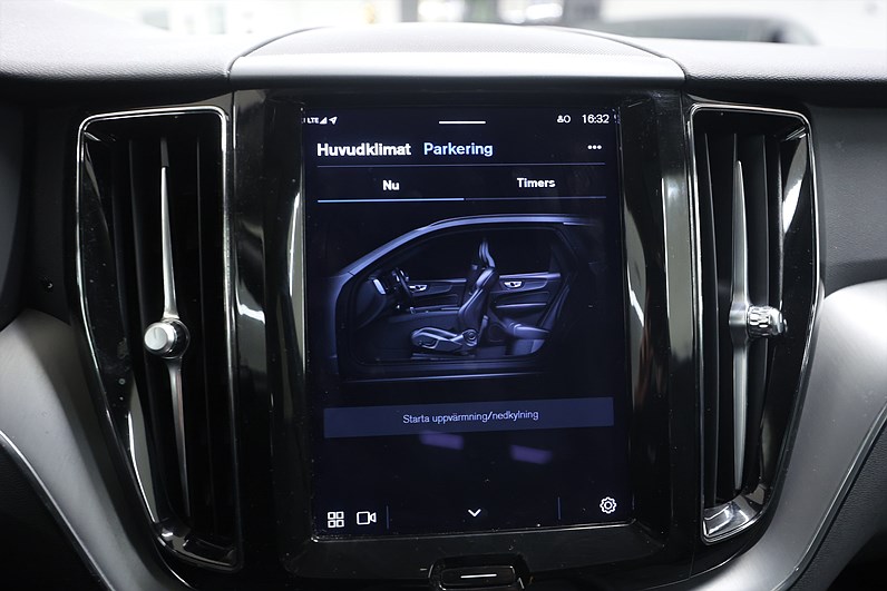 Volvo XC60 Recharge T6 AWD 350hk *Hjulkampanj!* Core Drag
