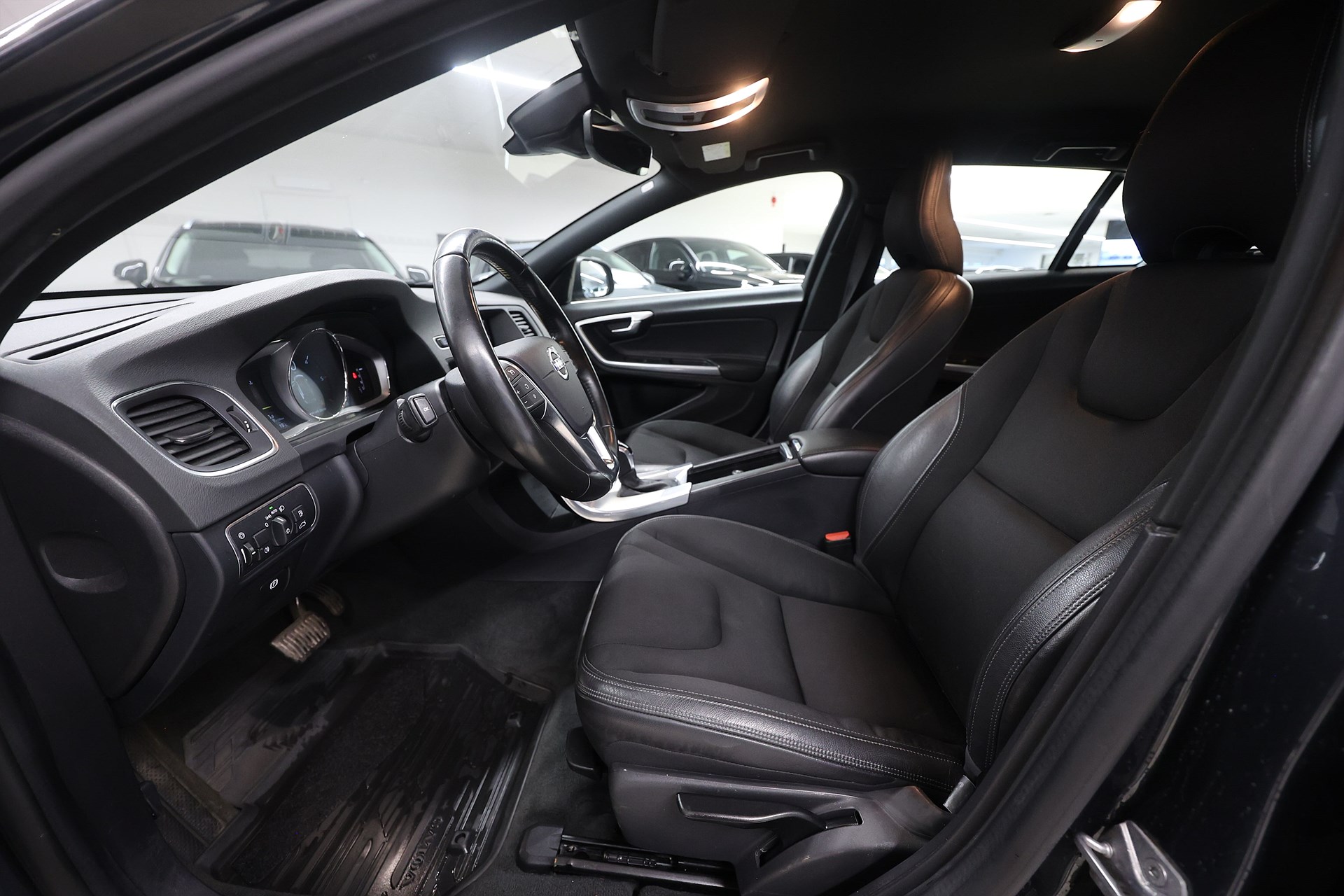 Volvo V60 D4 190hk *Hjulkampanj!* Momentum Värmare