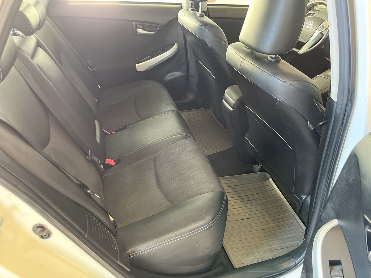 Toyota Prius Plug-in Hybrid 1.8 VVT-i + 3JM Plug-in CVT, 136hk, 2014