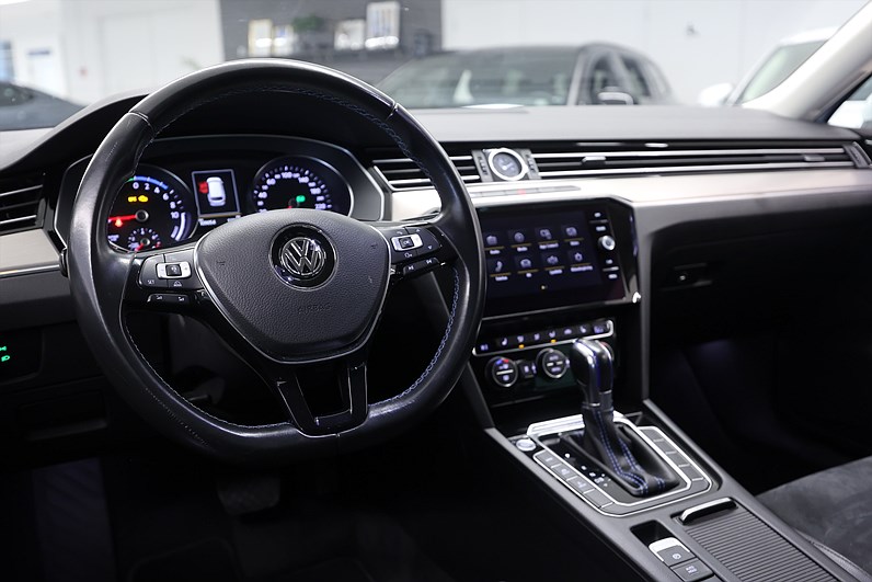 Volkswagen Passat GTE 1.4 TSI 218hk *Kampanj!* Värmare Kamera Drag