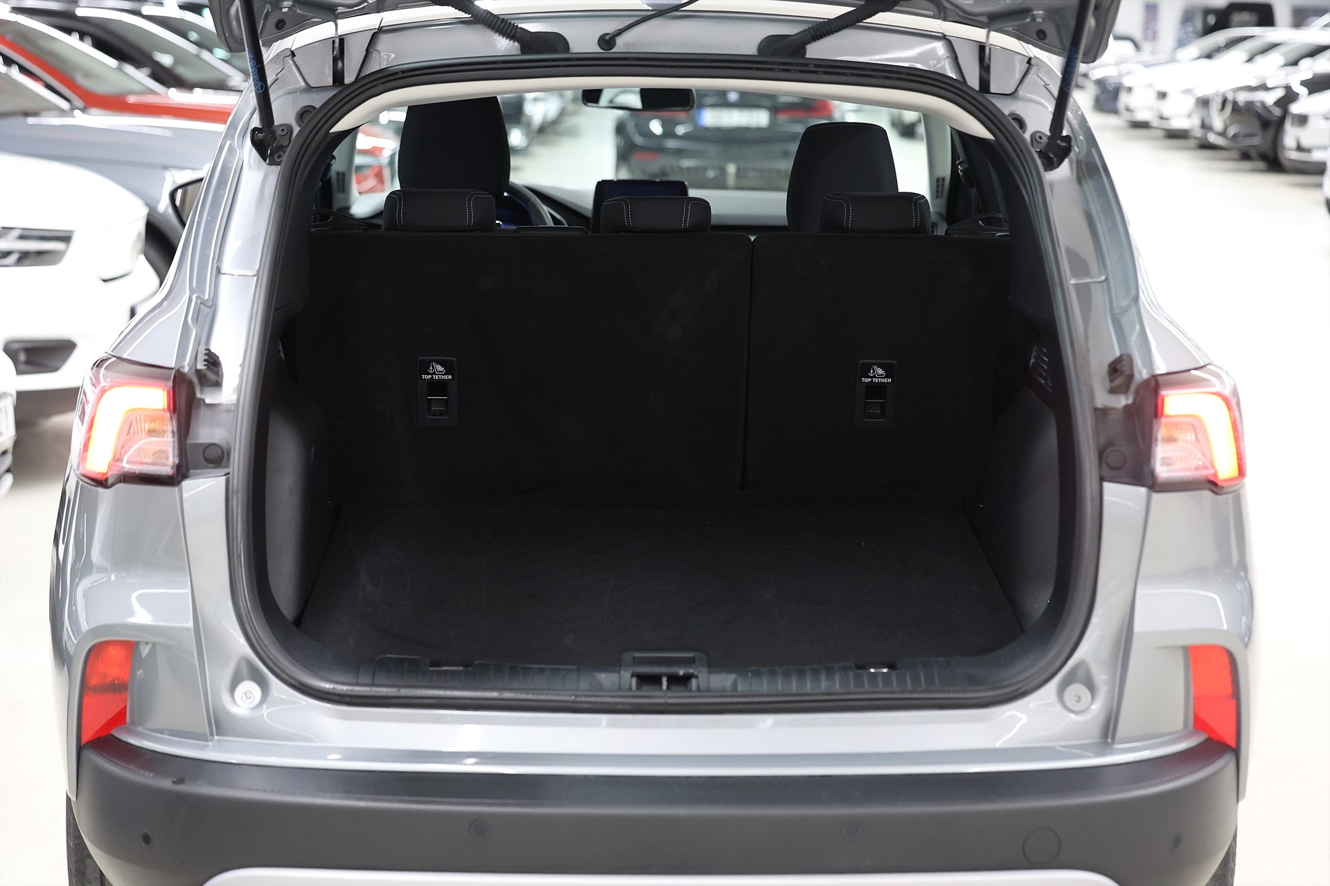 Ford Kuga Hybrid AWD 190hk *Hjulkampanj!* Sync 4 Navi B-kamera MOMS