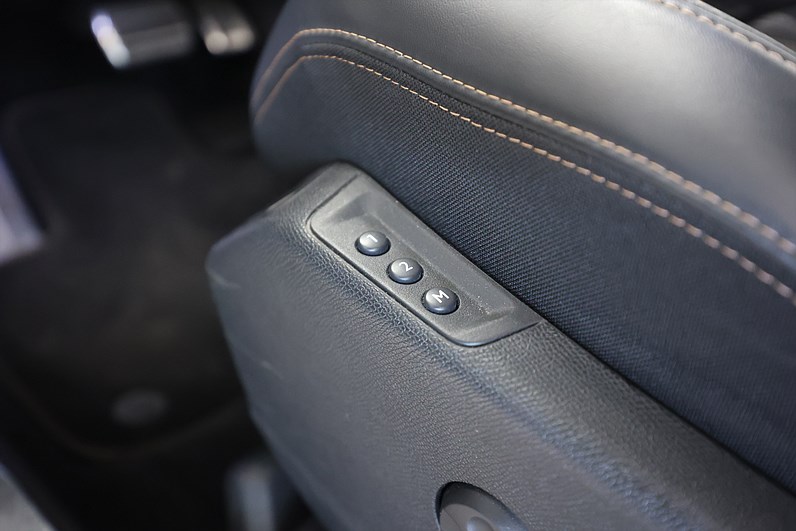 Peugeot 5008 2.0 BlueHDi 181hk *Hjulkampanj!* GT Line Focal 7-sits Drag