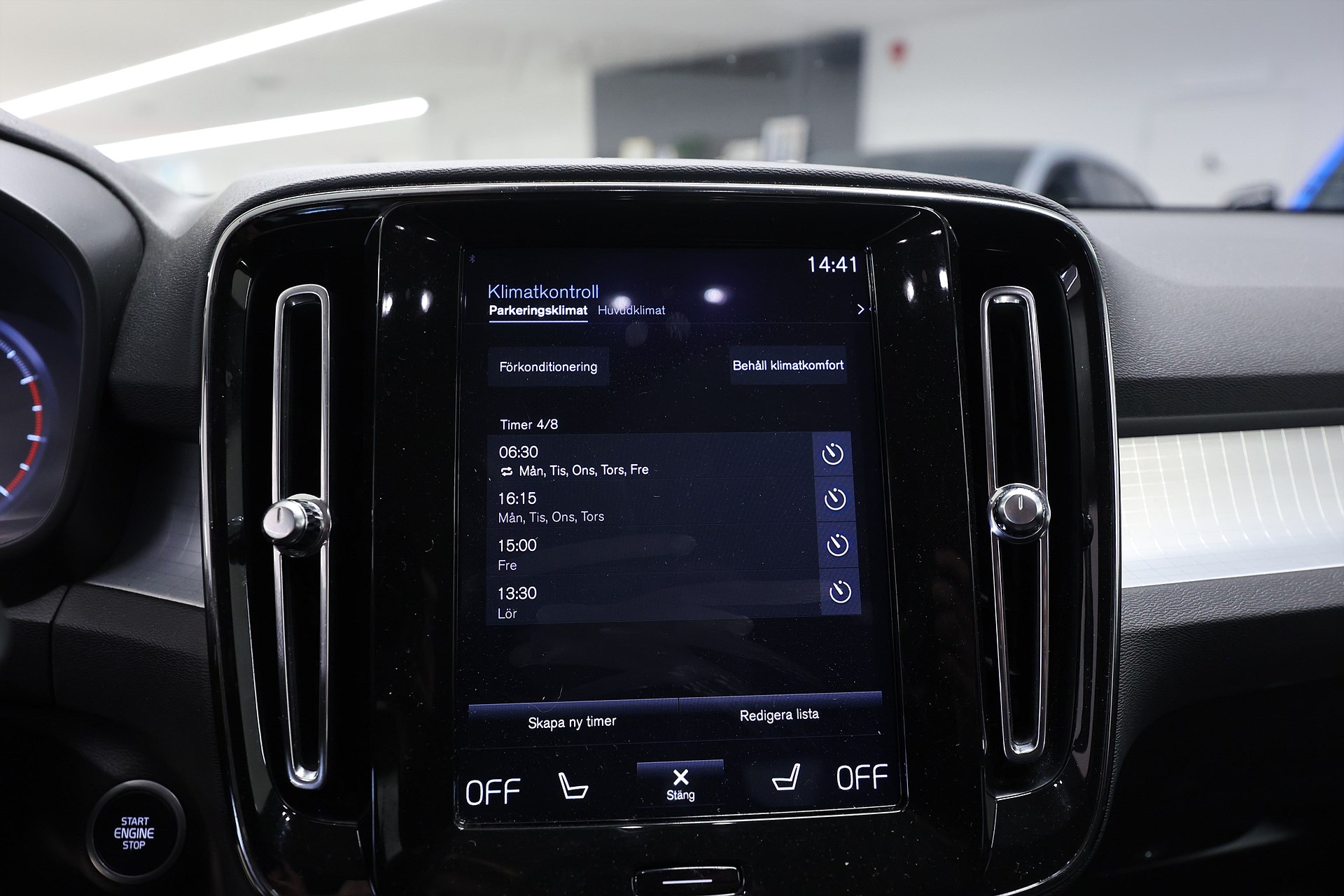 Volvo XC40 T3 163hk Momentum Pro Navi Värmare VOC PDC
