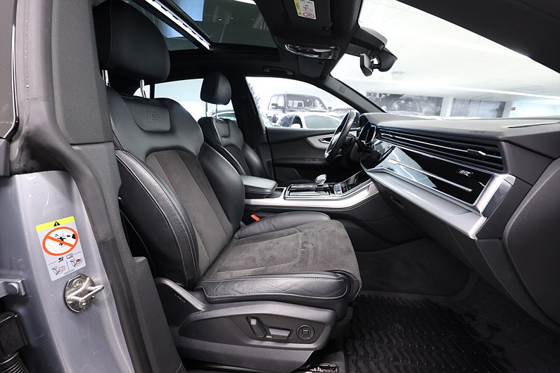 Audi Q8 50 TDI 286hk Q S-Line B&O 360-Kamera Pano Värmare Luftfjädring