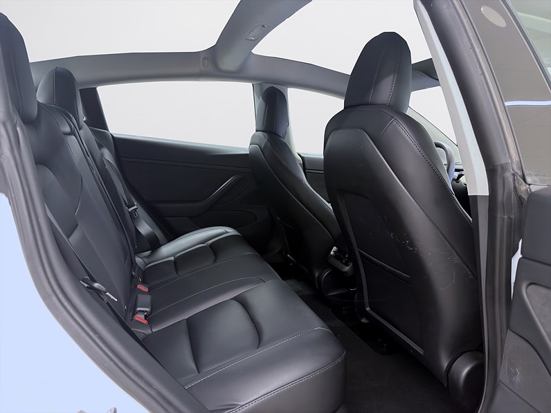Tesla Model 3 Long Range AWD 440hk Pano