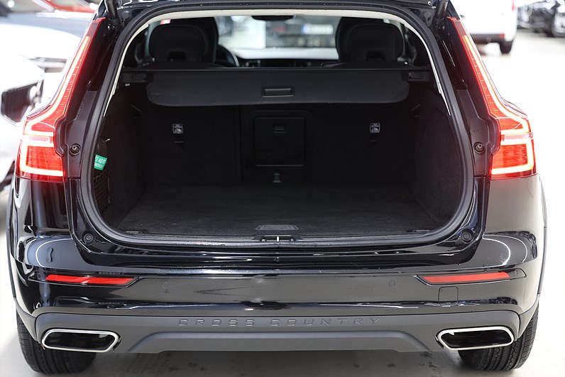 Volvo V60 B4 Cross Country 197hk *Hjulkampanj!* Momentum H/K