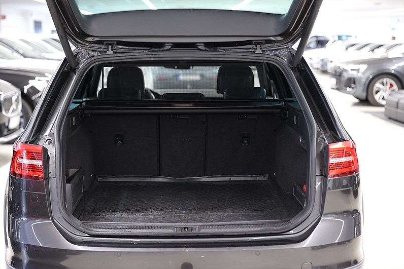 Volkswagen Passat Alltrack 2.0 TDI 240hk 4M B-Kamera Keyless Drag