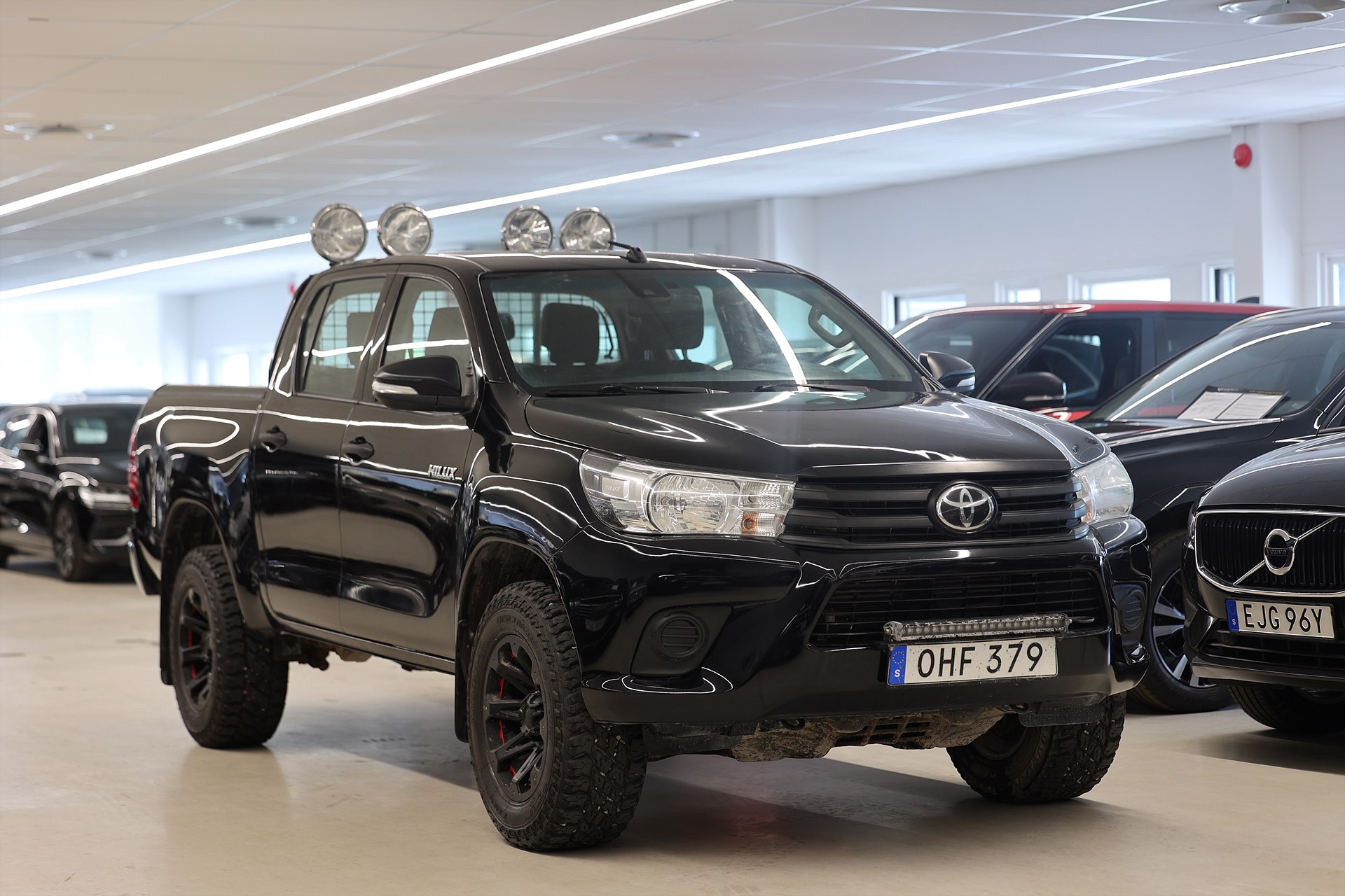 Toyota Hilux Dubbelhytt 2.4 AWD 150hk Dragkrok LEASEBAR
