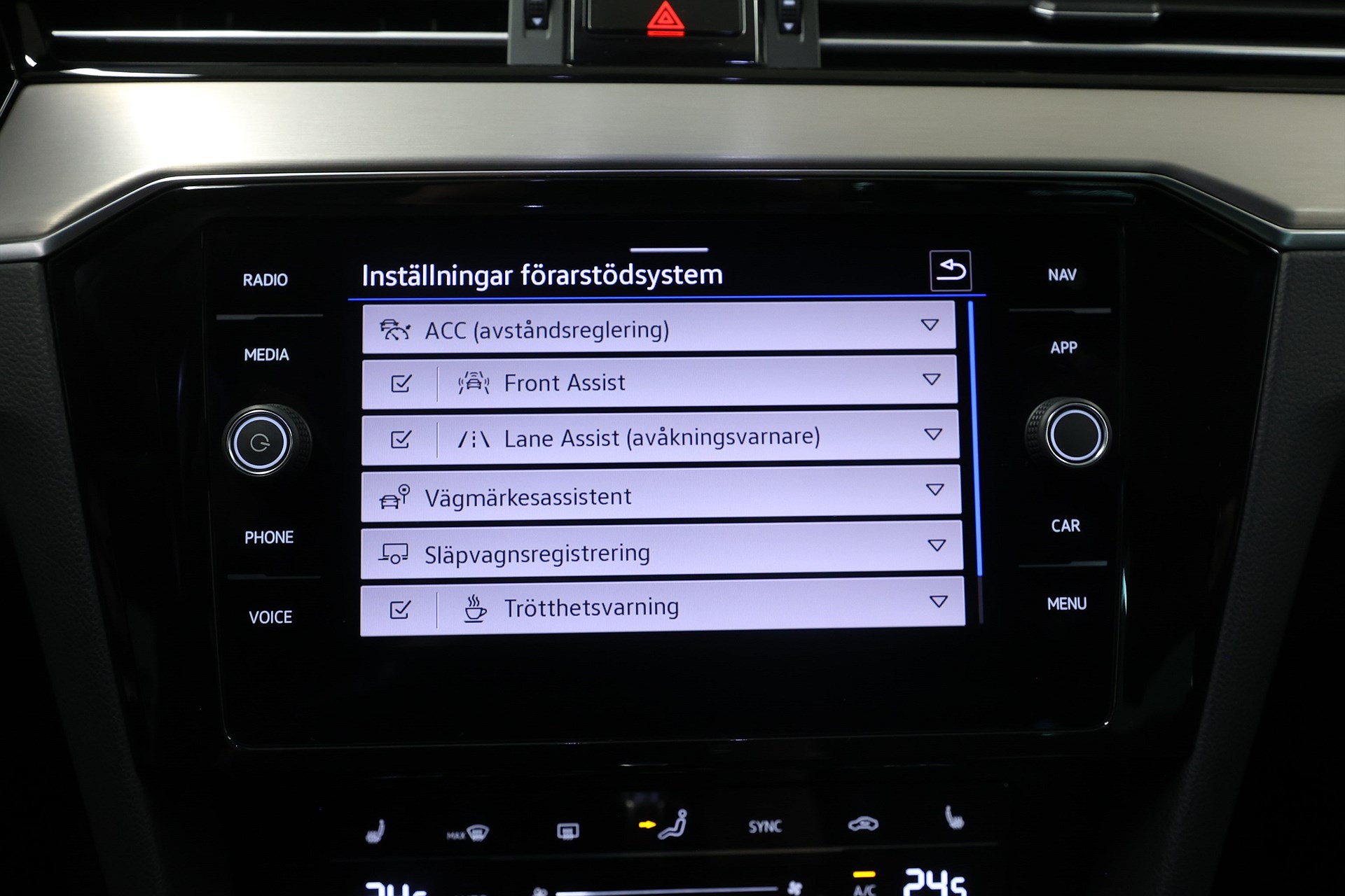 Volkswagen Passat 2.0 TDI SC 4M 200hk *Hjulkampanj!* R-Line