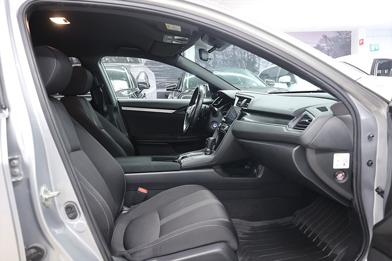 Honda Civic 1.0 126hk Elegance B-kamera Navi