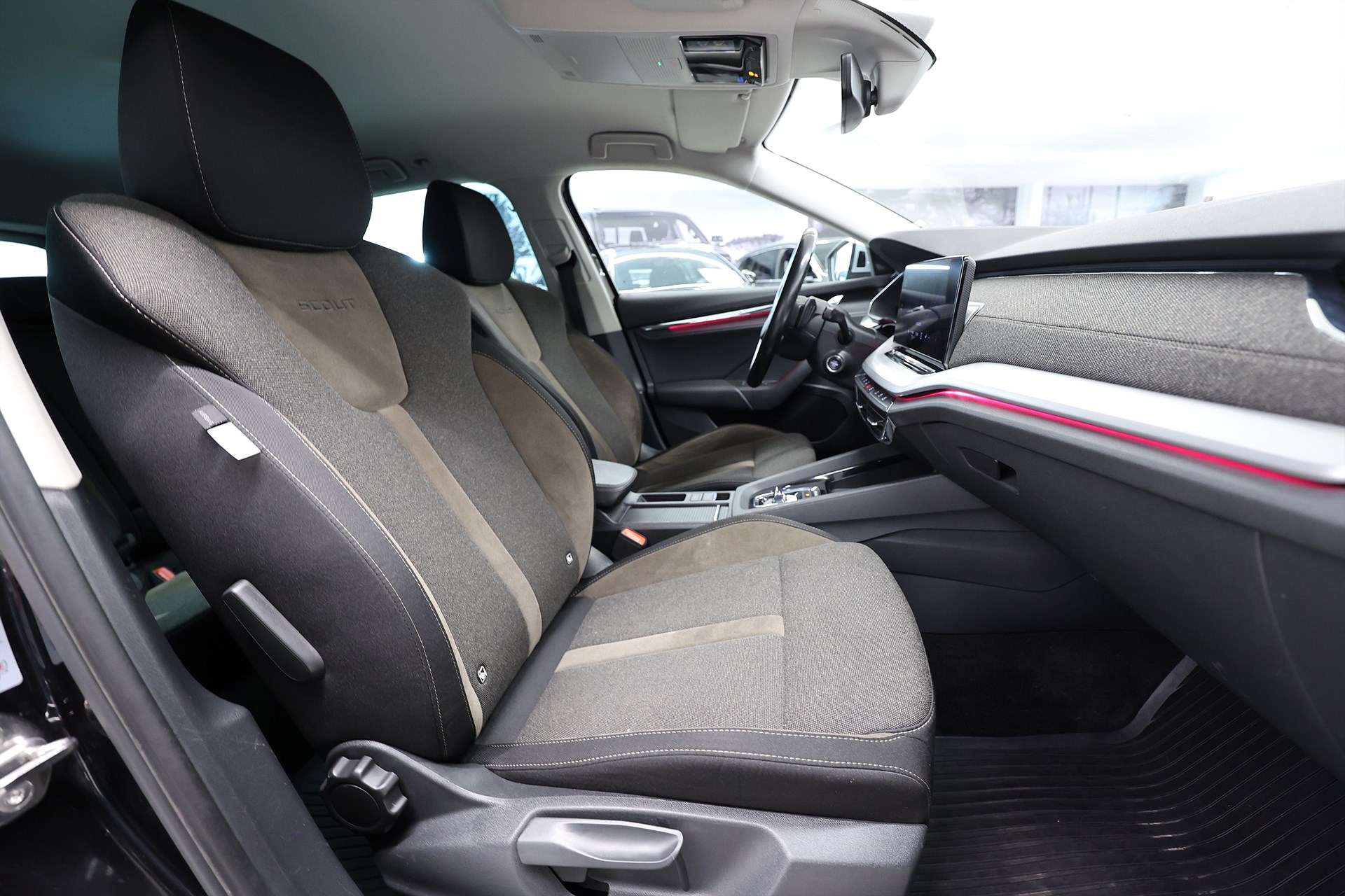 Skoda Octavia Scout 2.0 TDI 4x4 200hk B-kamera Drag Värmare MOMS