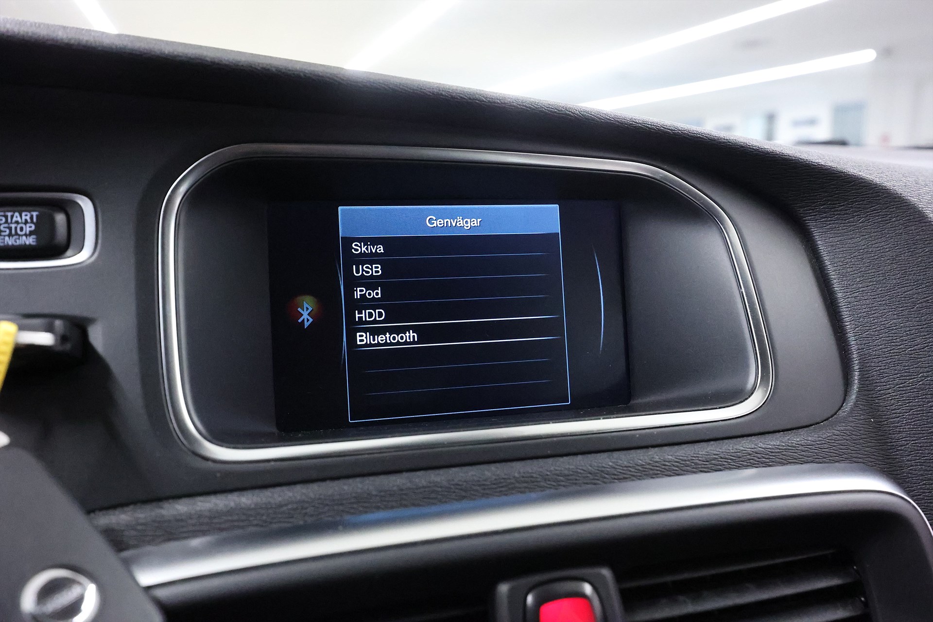 Volvo V40 Cross Country D2 120hk Momentum Navi Bluethooth PDC