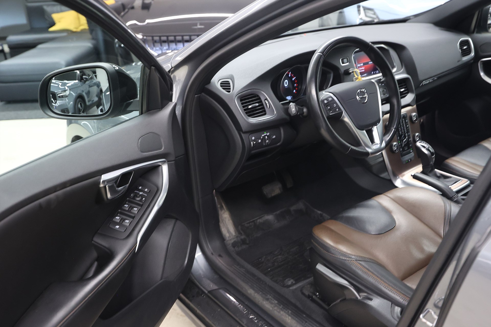 Volvo V40 Cross Country T3 152hk *Hjulkampanj!* Pro Edt Läder