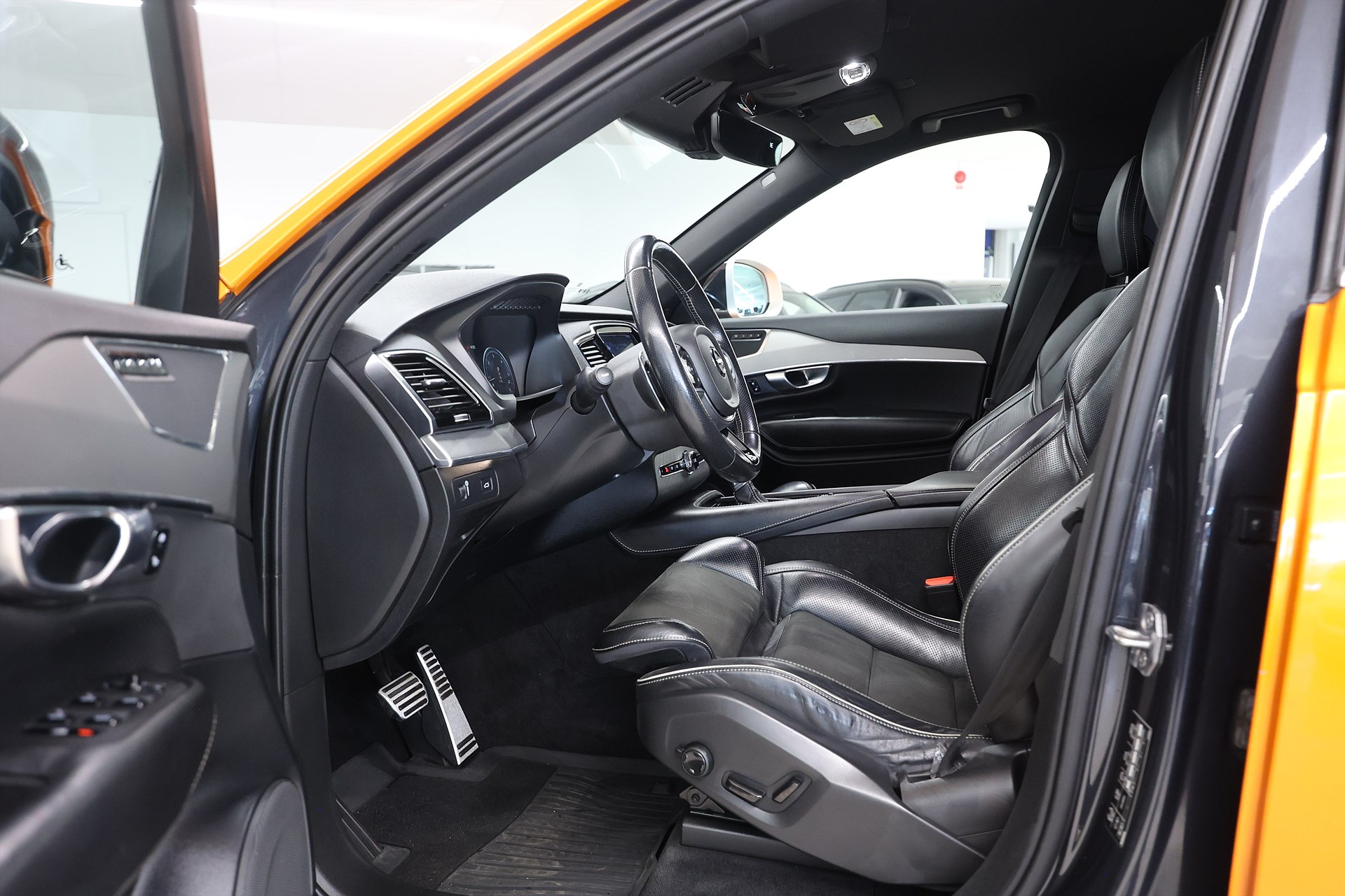 Volvo XC90 D5 AWD 235hk *Hjulkampanj!* R-Design Luft 7-Sits Drag