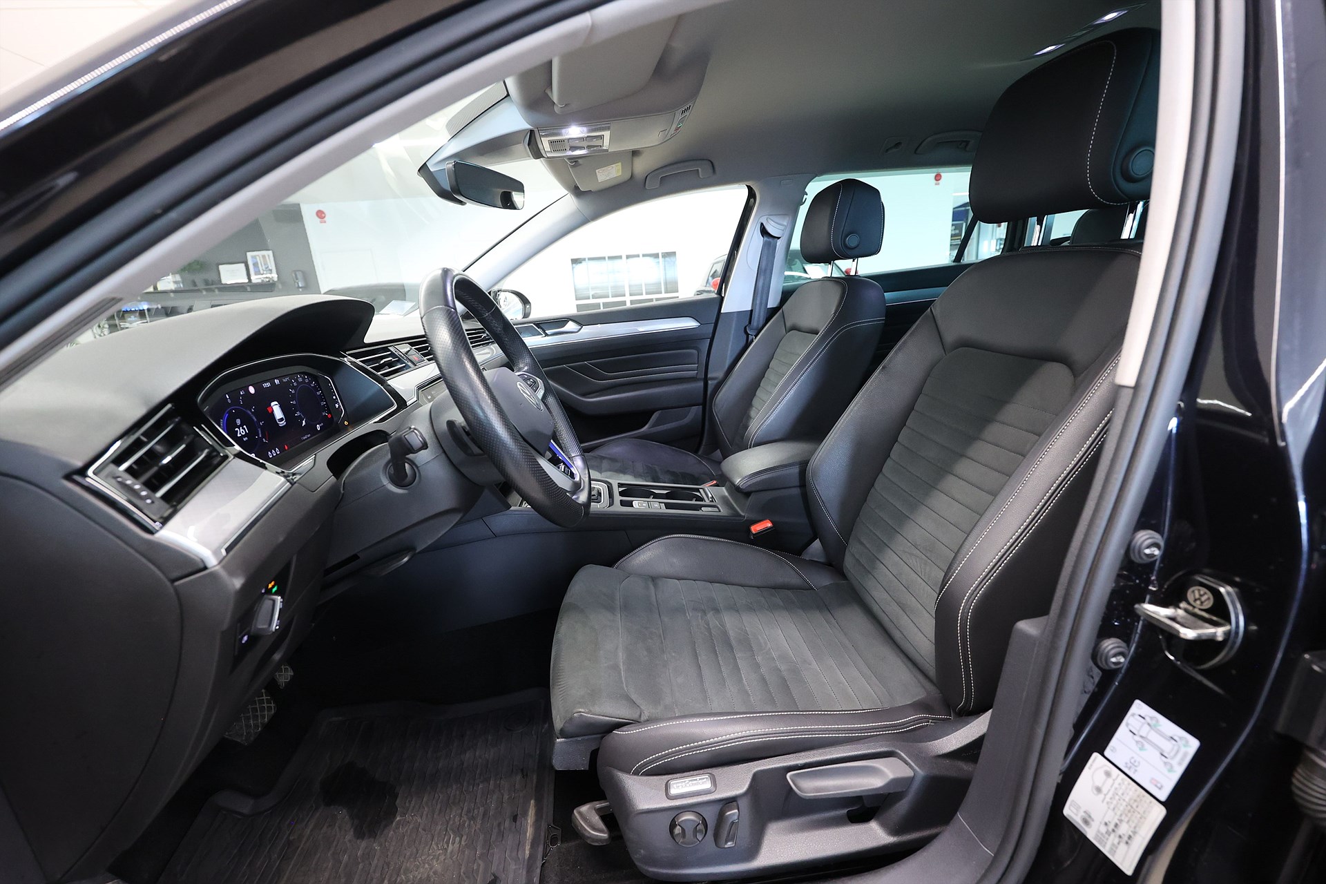 Volkswagen Passat SC GTE 218hk Executive Alcantara Drag B-Kamera