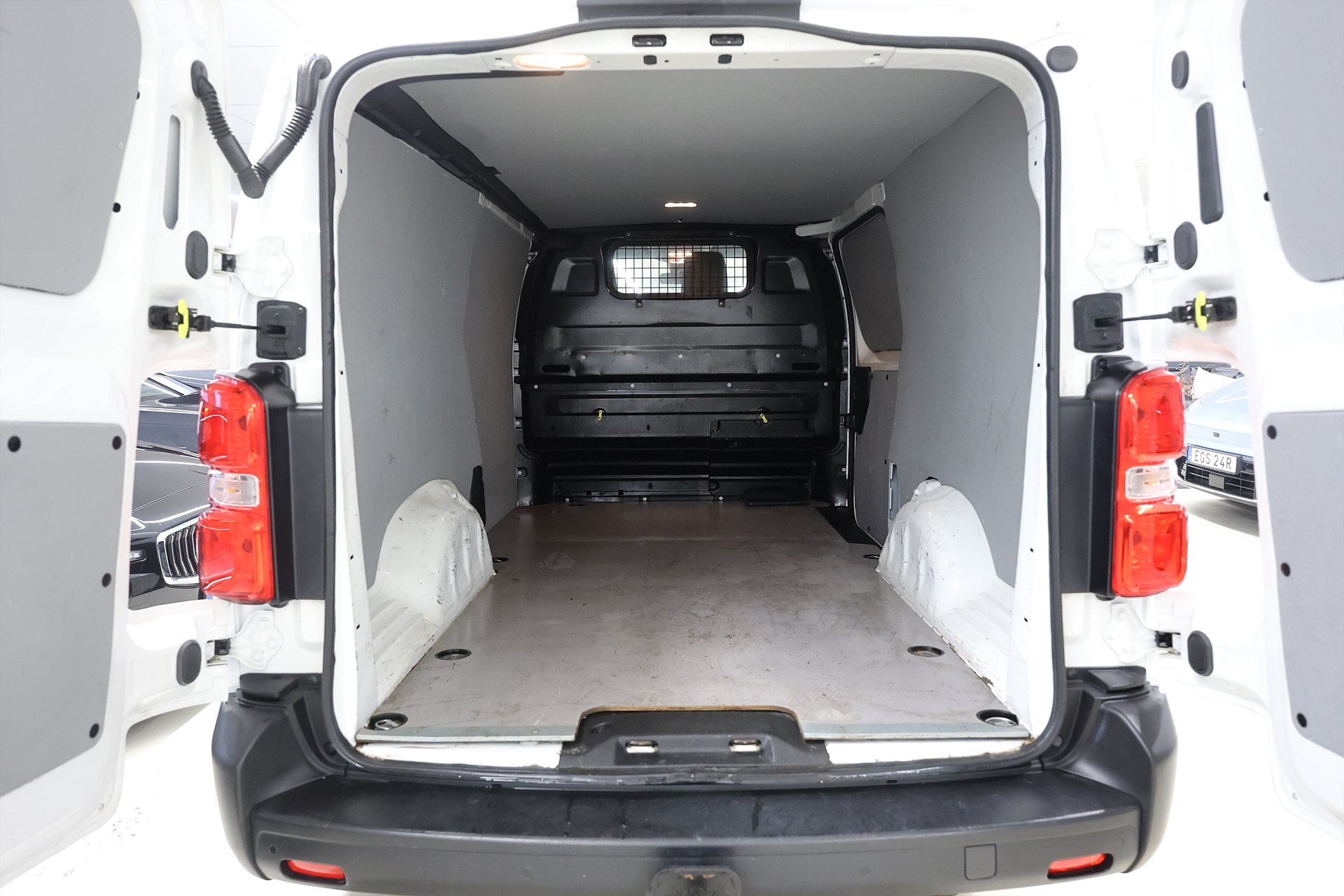 Peugeot Expert 2.0 BlueHDi 122hk L3 Värmare Drag MOMS