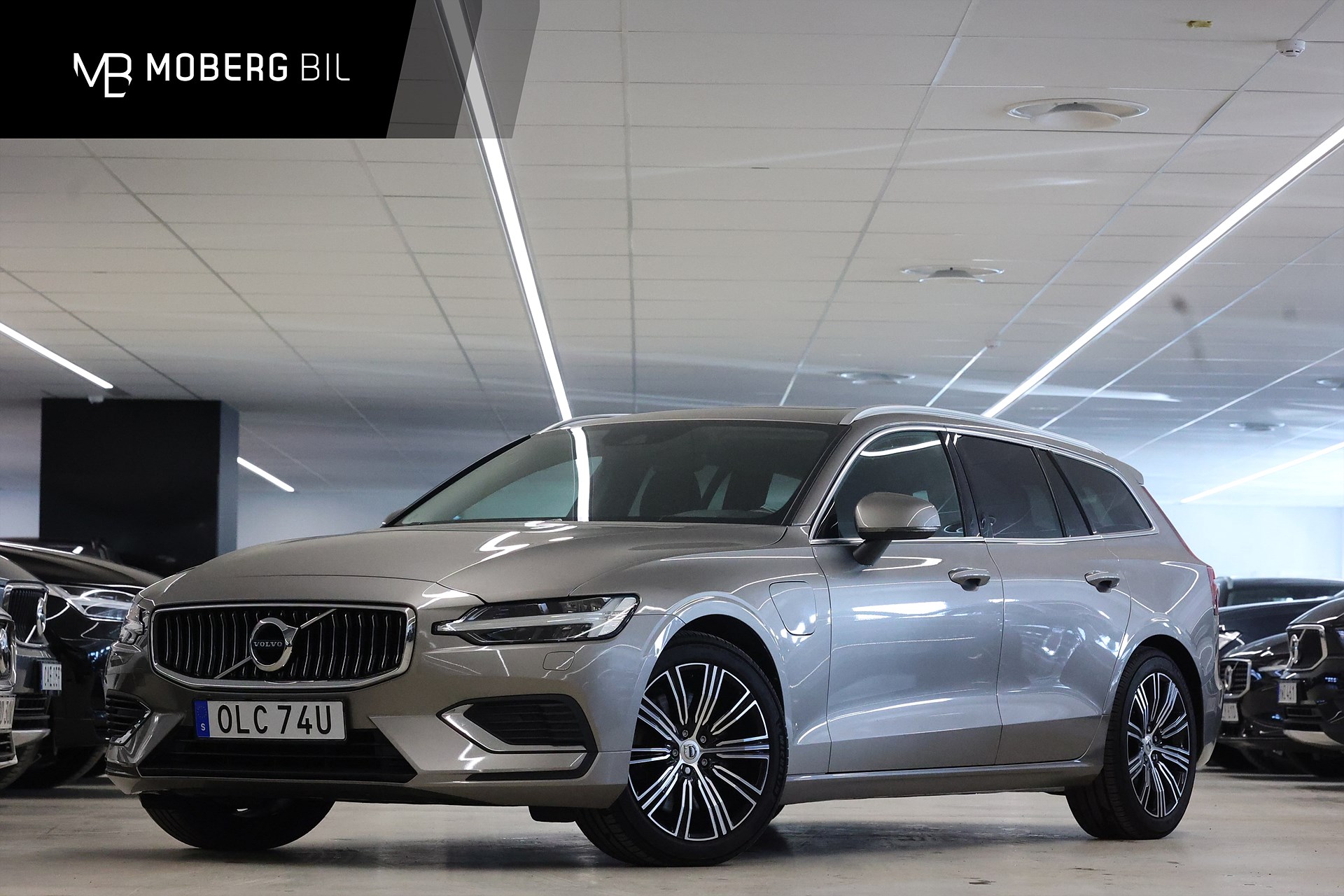 Volvo V60 Recharge T6 AWD 340hk Momentum Pano H/K Keyless