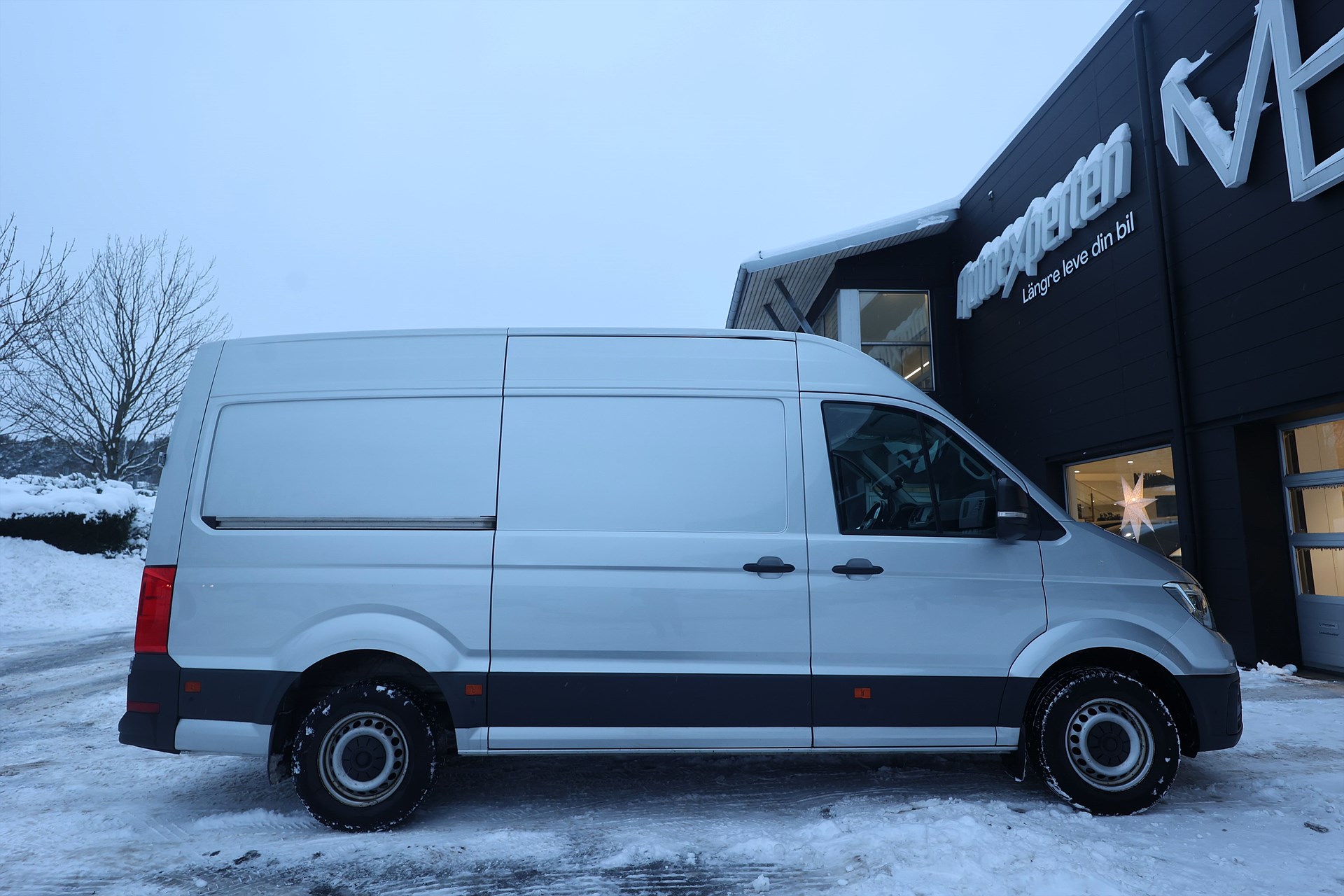 Volkswagen Crafter 35 2.0 TDI 177hk L2H2 B-kamera Värmare