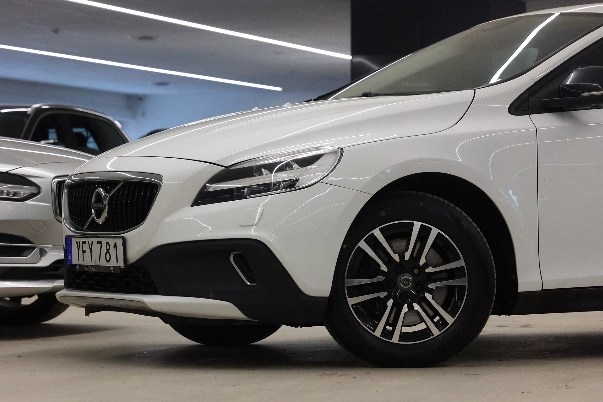 Volvo V40 Cross Country D2 120hk Momentum Navi Bluethooth PDC