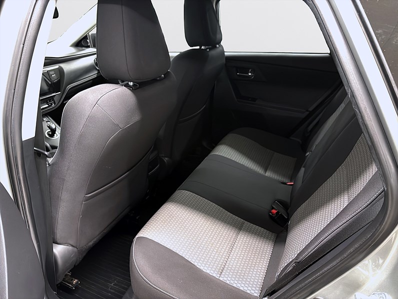 Toyota Auris Hybrid 136hk Intense Edition B-kamera