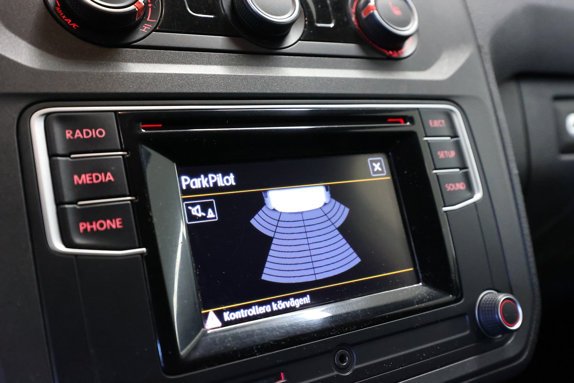 Volkswagen Caddy 2.0 TDI 102hk V-inrett PDC Värmare MOMS