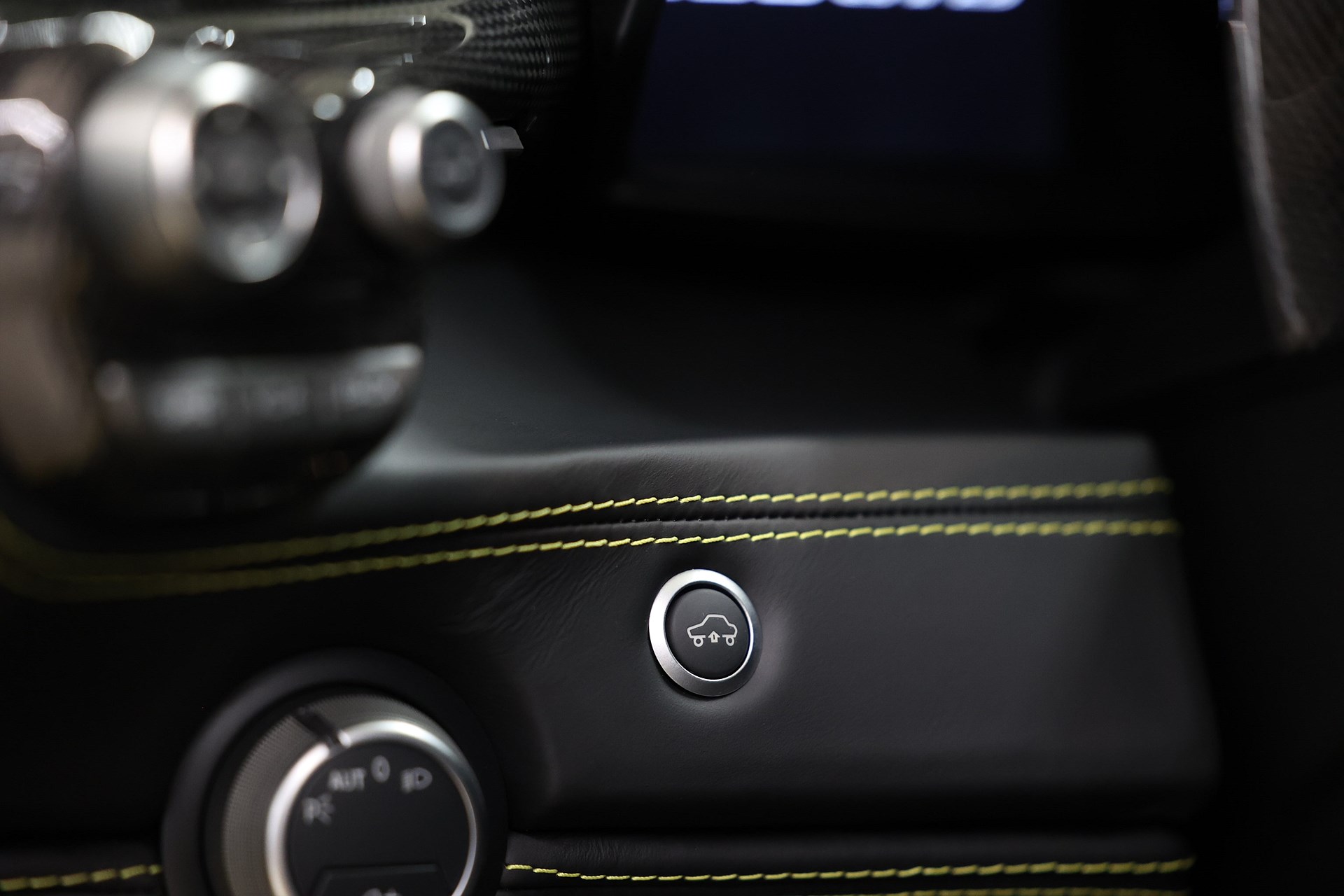 Ferrari 488 GTB 3.9 V8 670hk Kolfiber Giallo Svensksåld