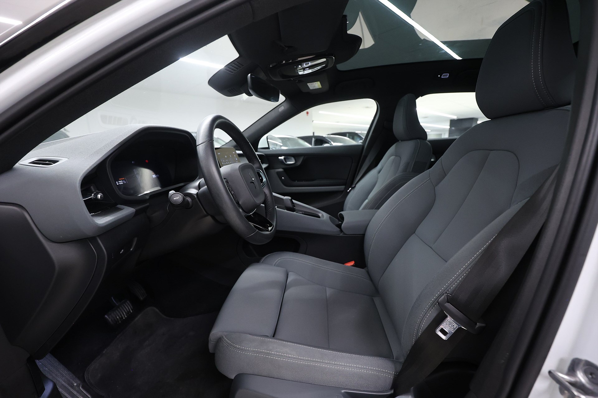 Polestar 2 Long Range Dual Motor 408hk *Hjulkampanj!* Plus H/K Värmare Pano MOMS